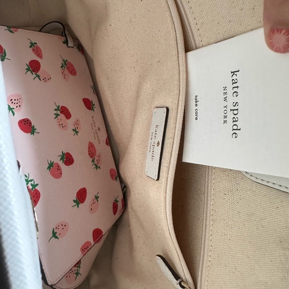 Kate Spade Straw Tote with Strawberry Pouch - Picture 5 of 13